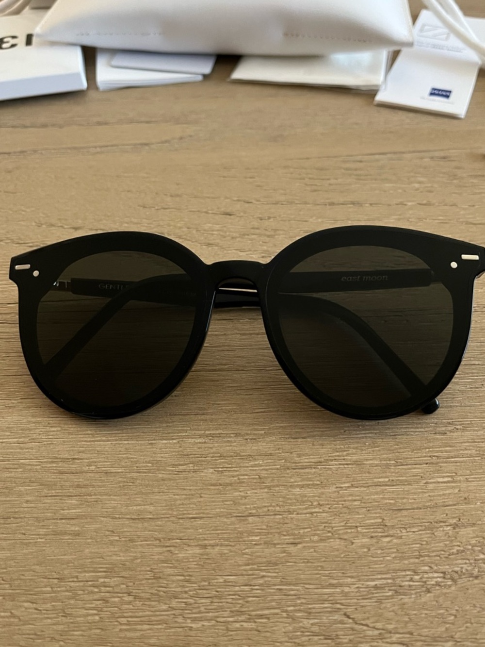 Gentle Monster Sunglasses East Moon 01 - Picture 2 of 7